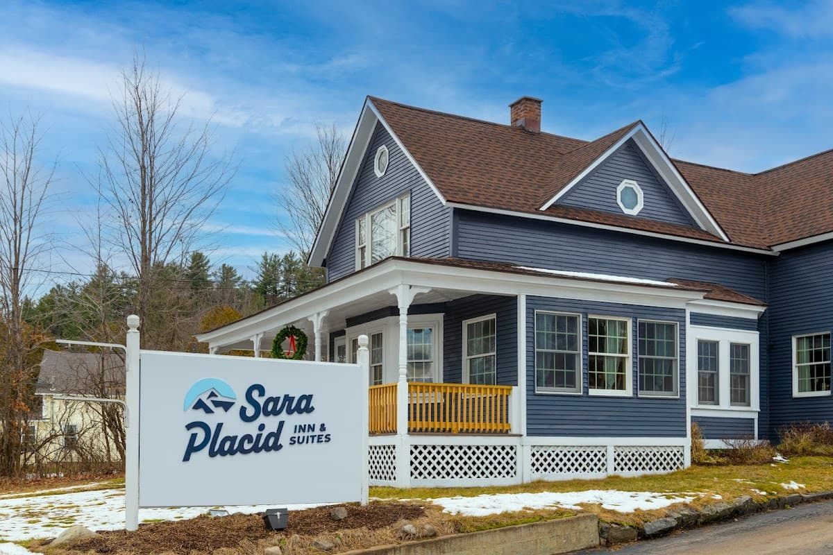 Sara Placid Inn & Suites