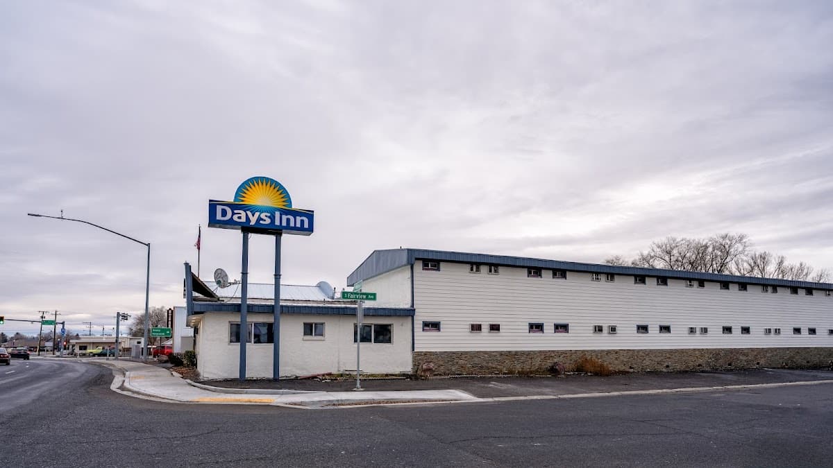 Days Inn by Wyndham Burns