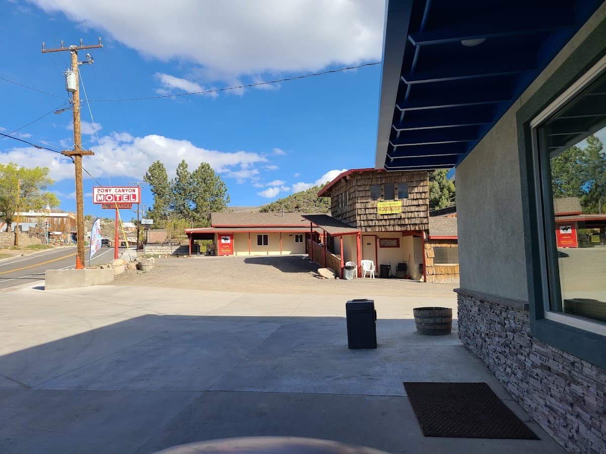 Pony Canyon Motel
