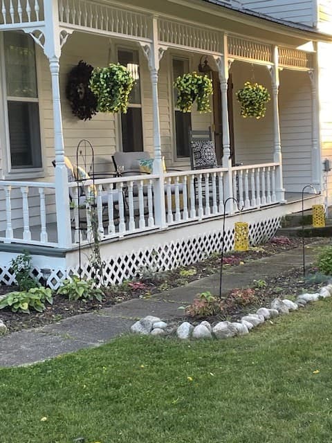 Cottonwood Inn Bed & Breakfast