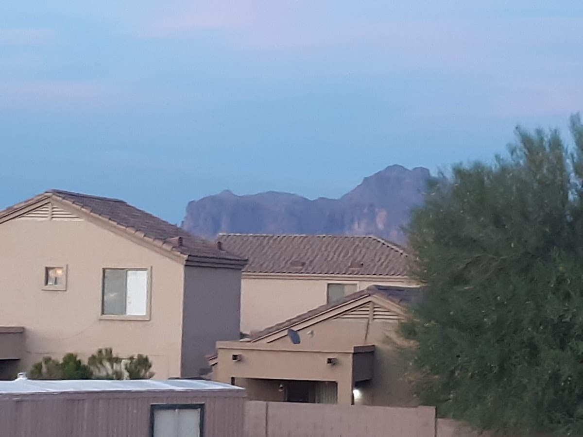 Topaz Inn & Suites