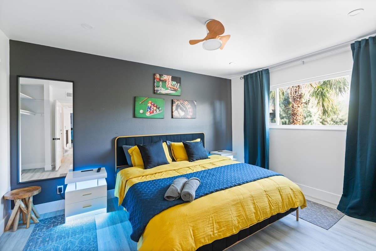 Malibu VIBe Las Vegas AIRBNB Vacation Home | 8mins to STRIP - 4BD Hotel HOME @ $350