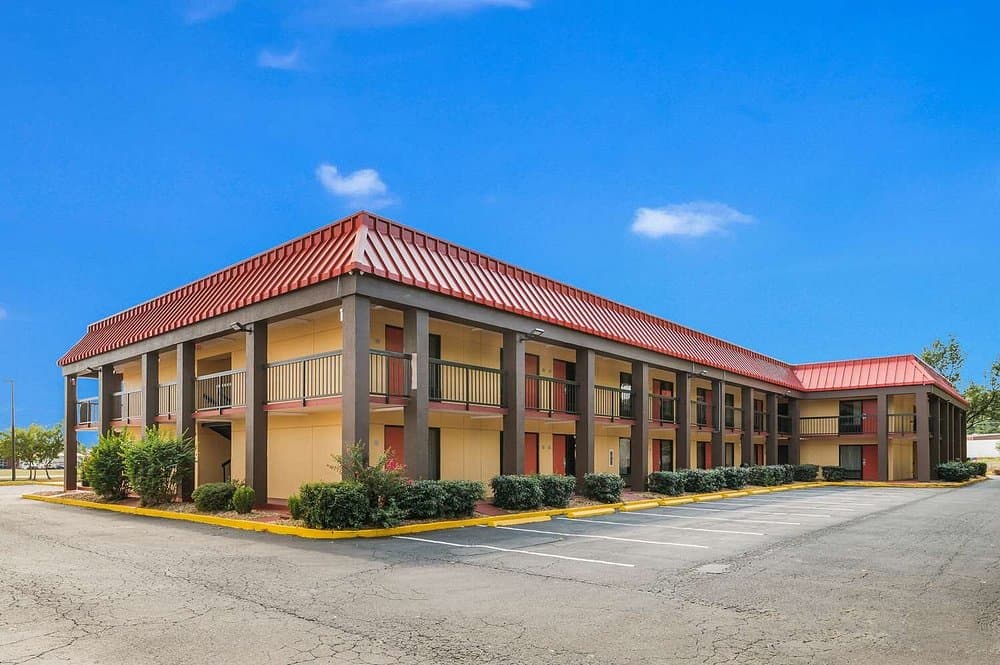 Econo Lodge Columbus near Airport