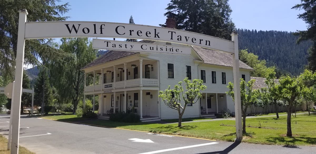 Wolf Creek Inn & Tavern