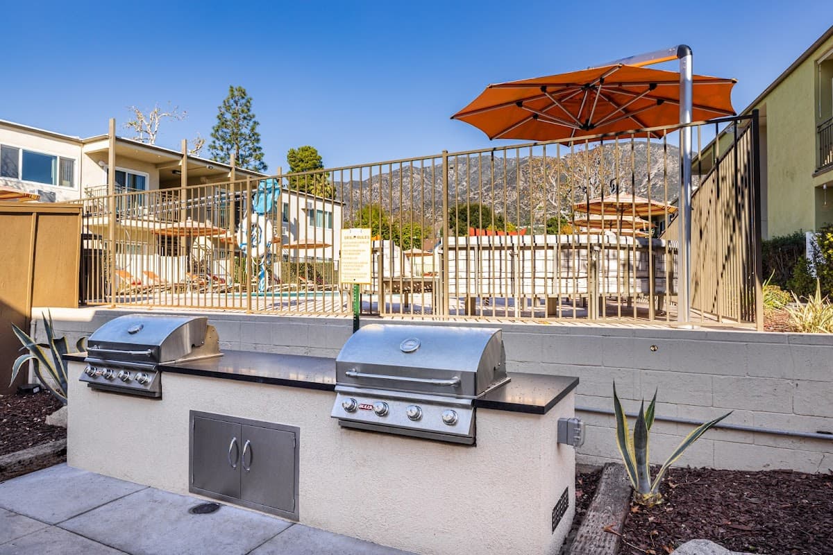 The Summit at La Crescenta