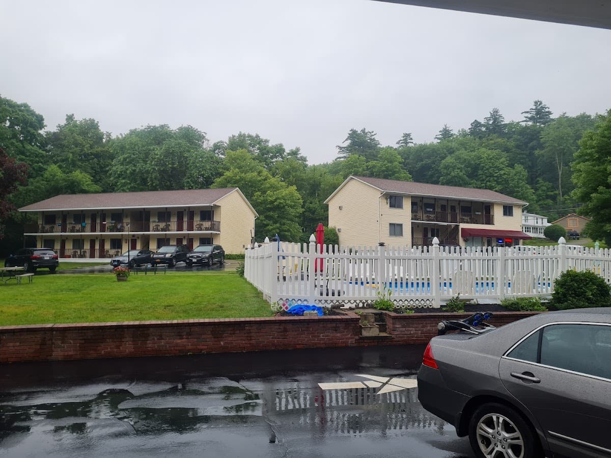 Fran-Cove Motel