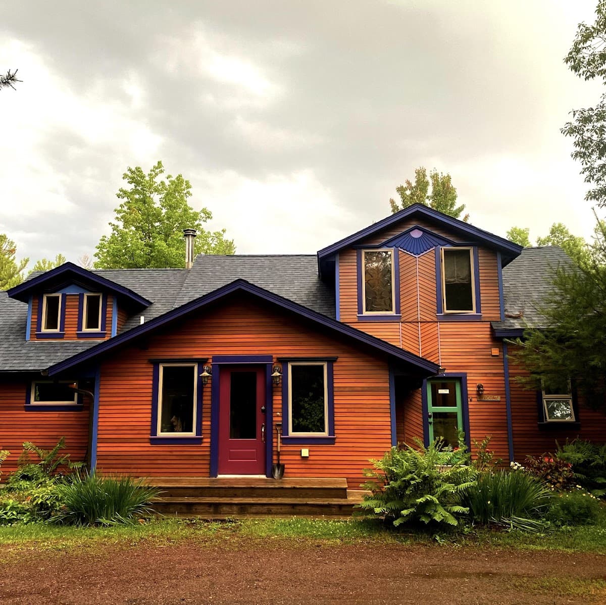 Loon Lake Guesthouse