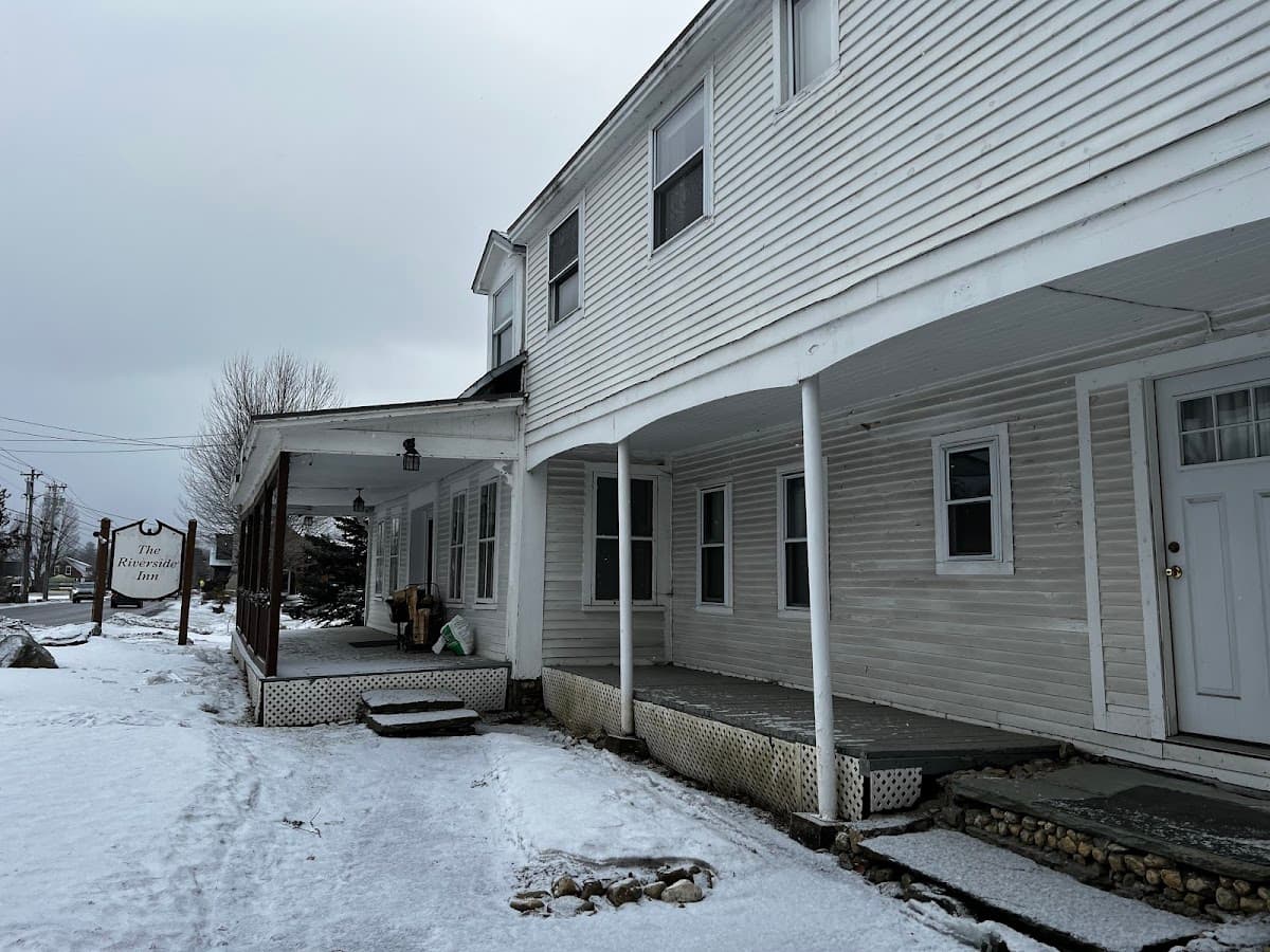 Riverside Inn