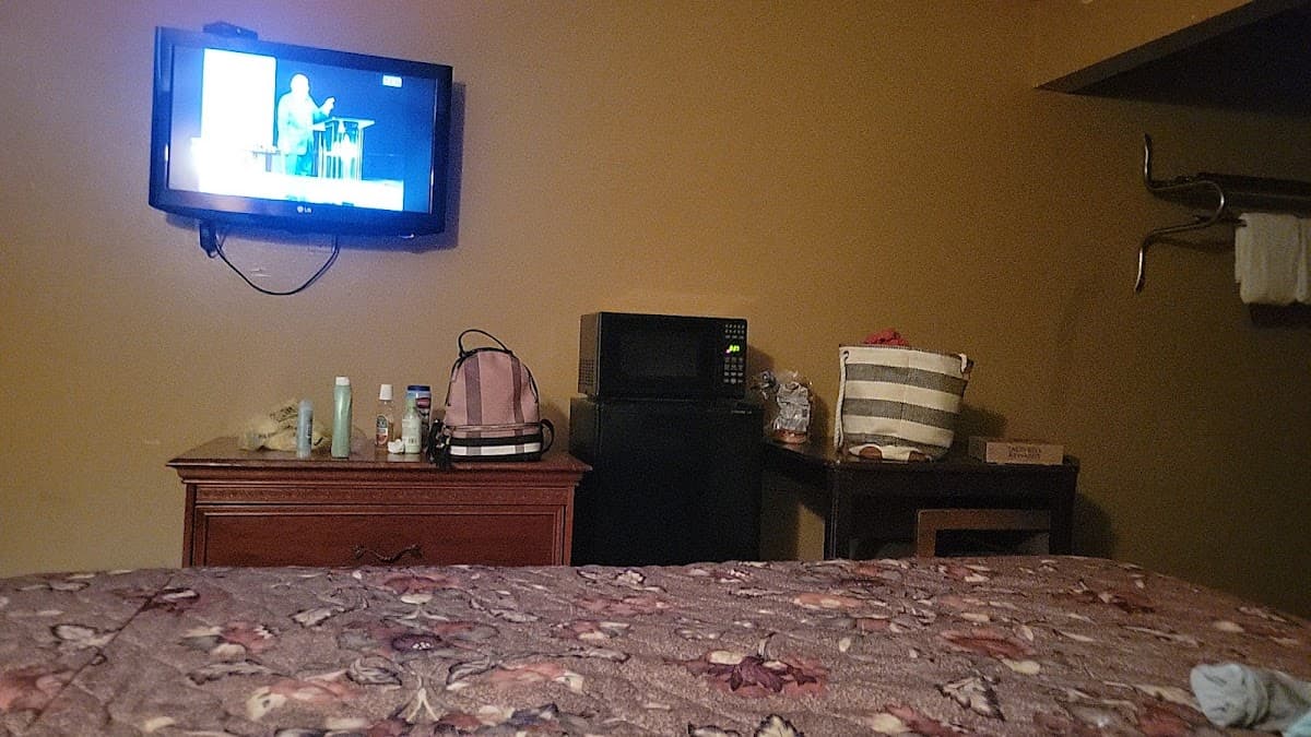 BUDGET INN & SUITES