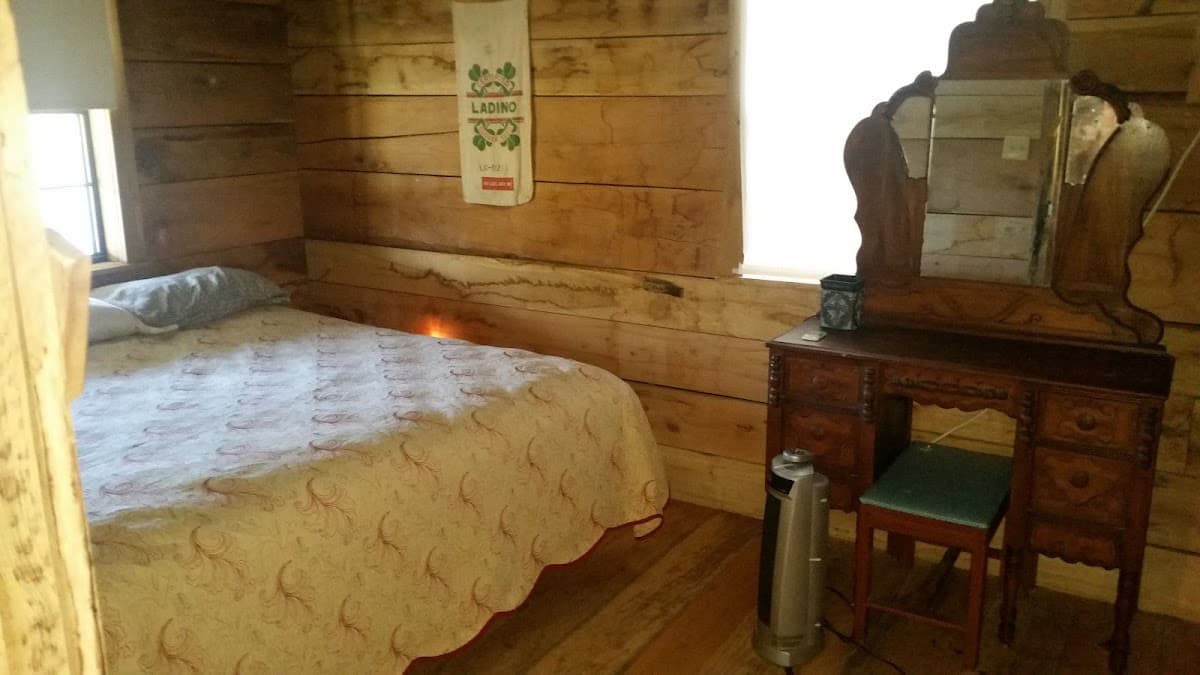 Parker Branch Lake Cabins