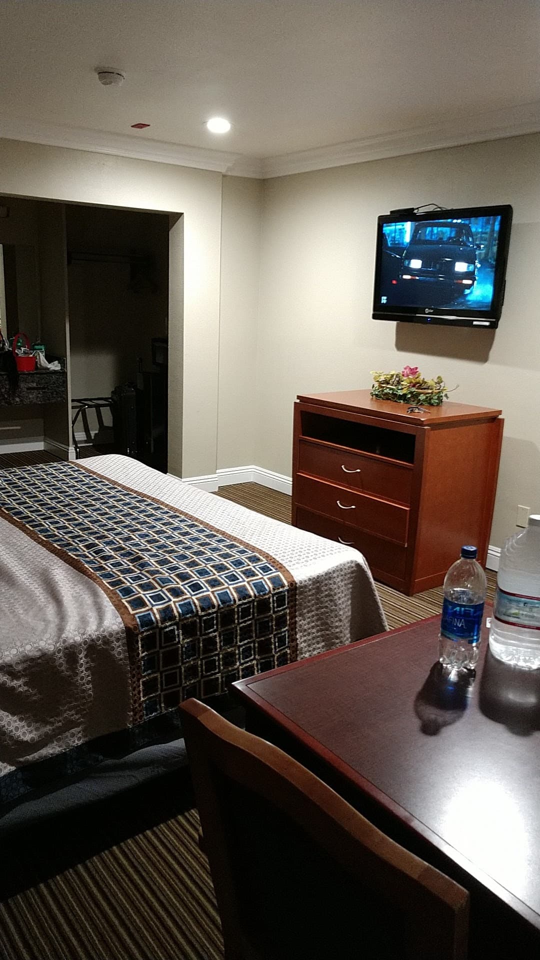 Regency Inn & Suites