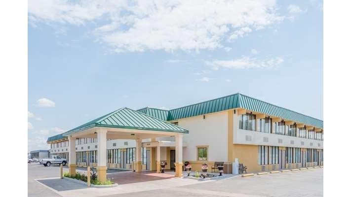 Howard Johnson Inn by Wyndham Gillette