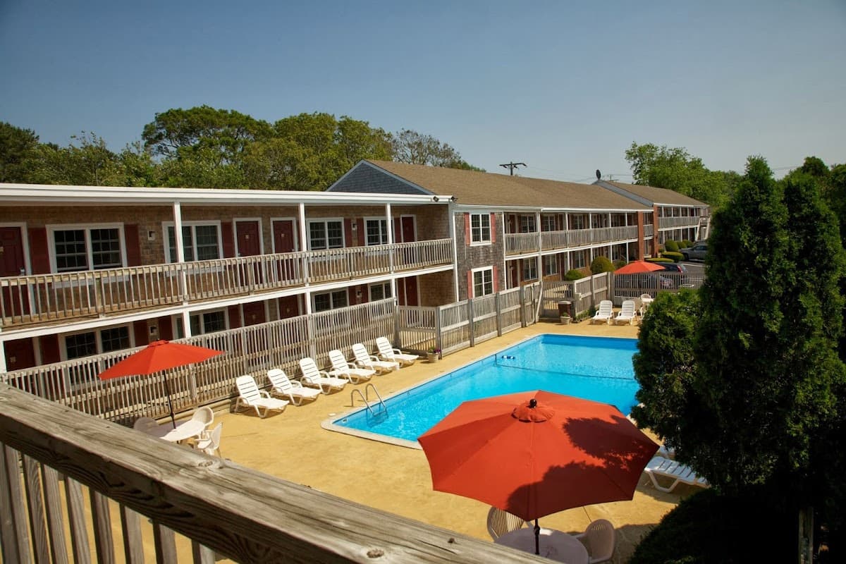 Holiday Hill Inn and Suites