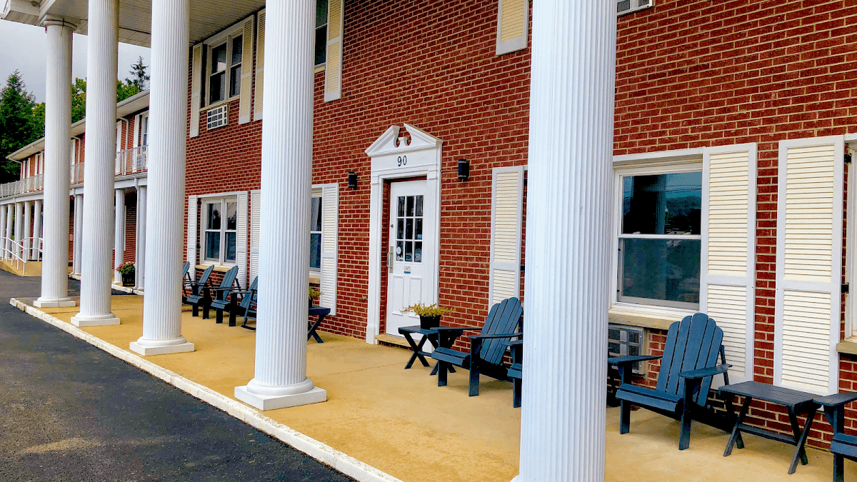 The Bicentennial Inn