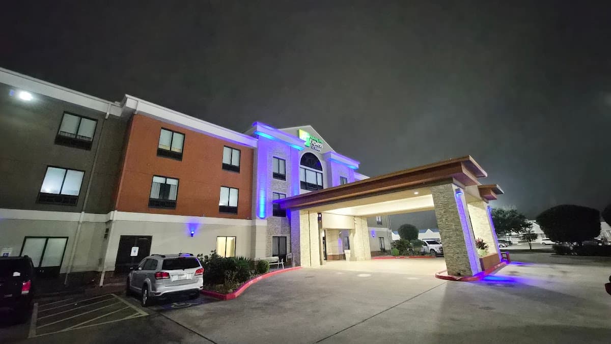 Holiday Inn Express & Suites Houston East