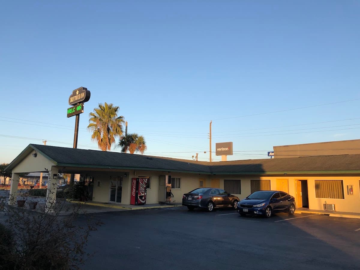 Driftwood Motel
