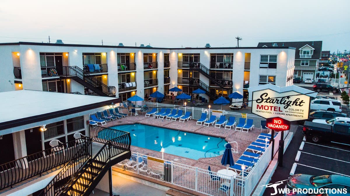 Starlight Motel & Luxury Suites