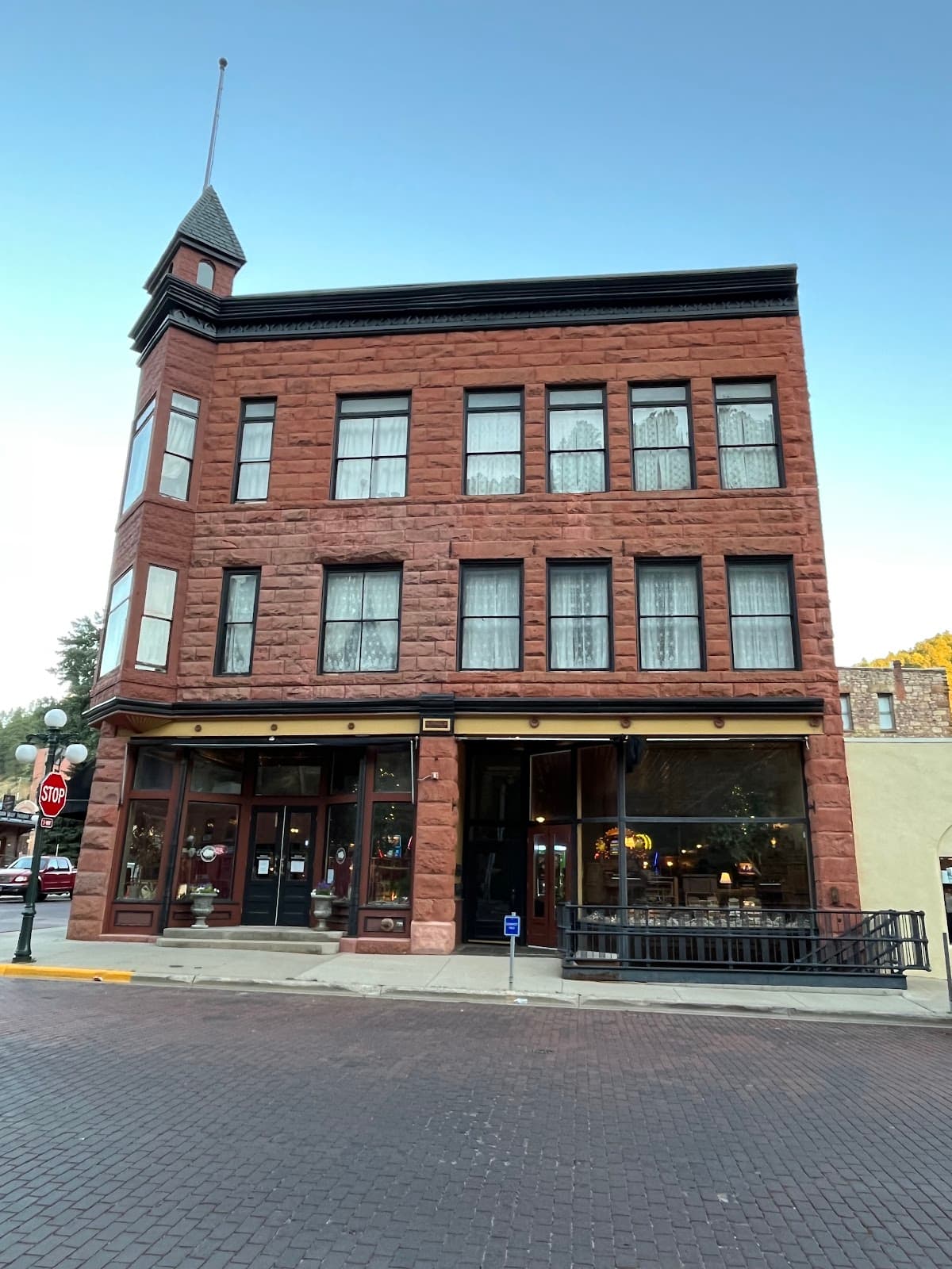 Martin Mason Hotel