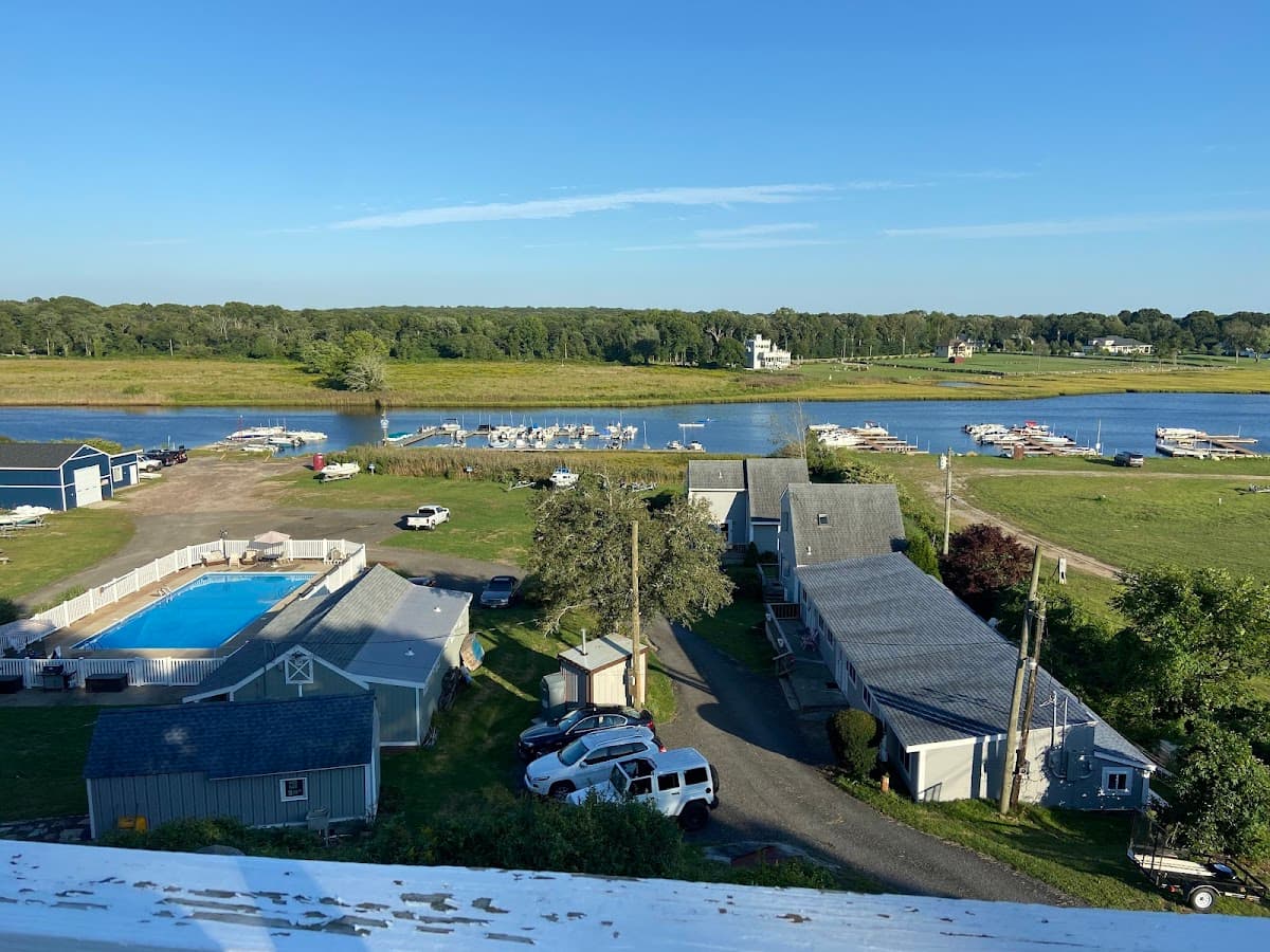 Cove Ledge Inn & Marina