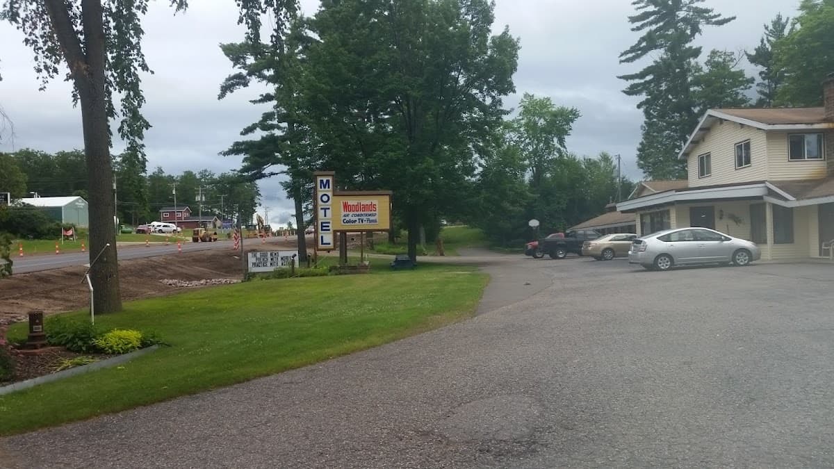 Woodlands Motel
