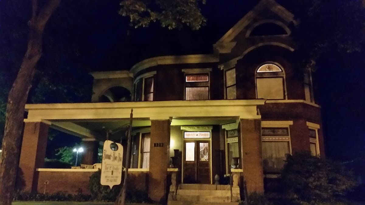 Hammack-Moore House B & B