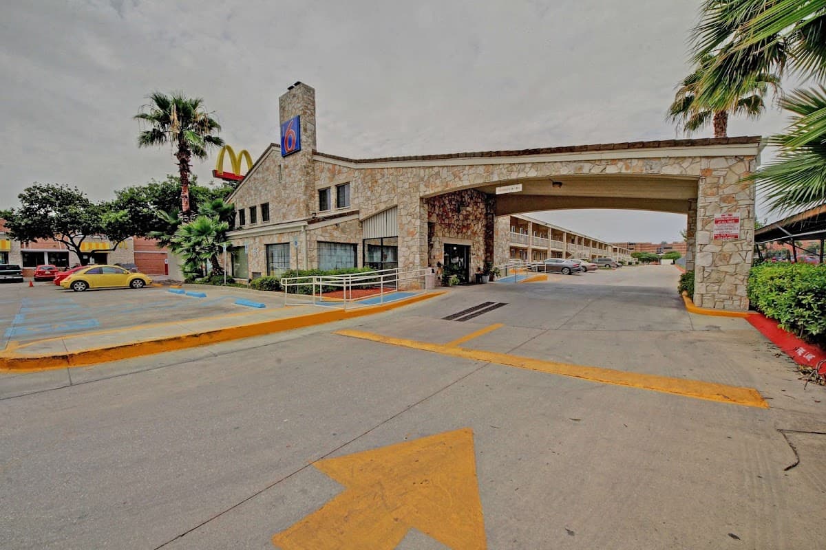 Motel 6 San Antonio, TX - Downtown - Market Square
