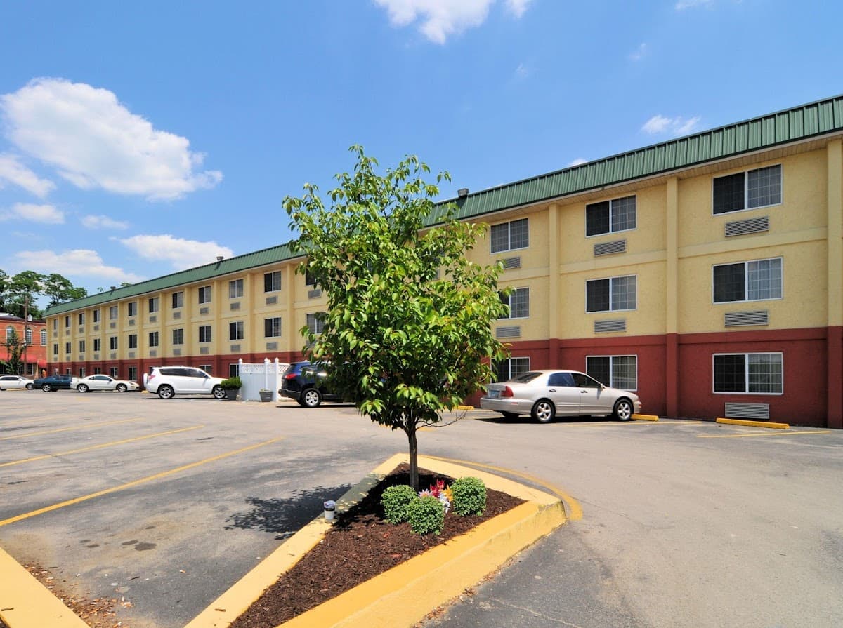 Quality Inn & Suites Mountaineer Inn