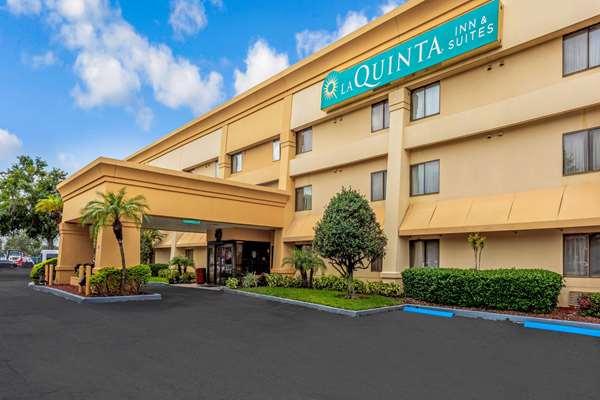La Quinta Inn & Suites by Wyndham Orlando South