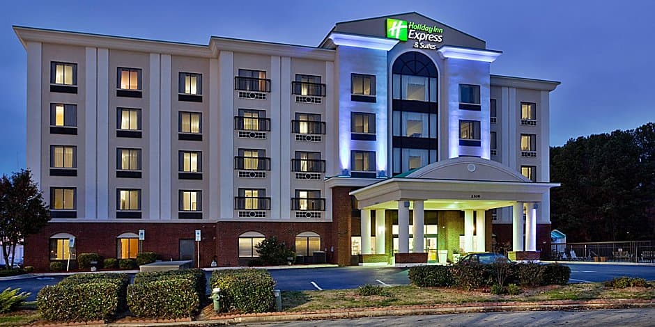 Holiday Inn Express & Suites Wilson-Downtown by IHG