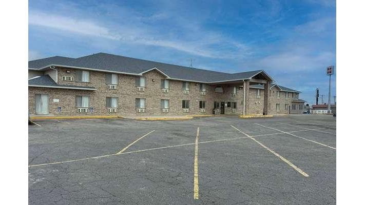 Super 8 by Wyndham Cozad