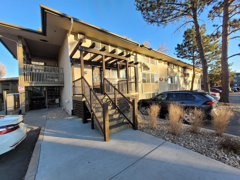 Oakridge on the Green Apartments