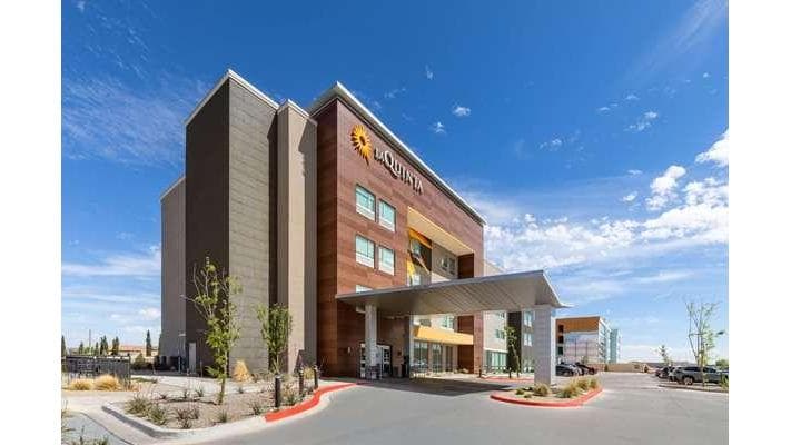 La Quinta Inn & Suites by Wyndham El Paso East Loop-375