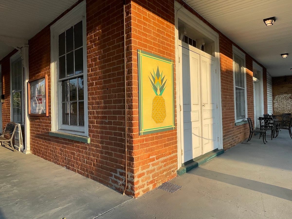 Lafayette Inn & Restaurant