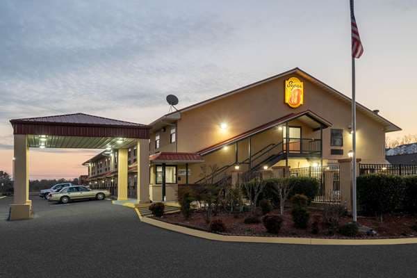 Super 8 by Wyndham Cleveland