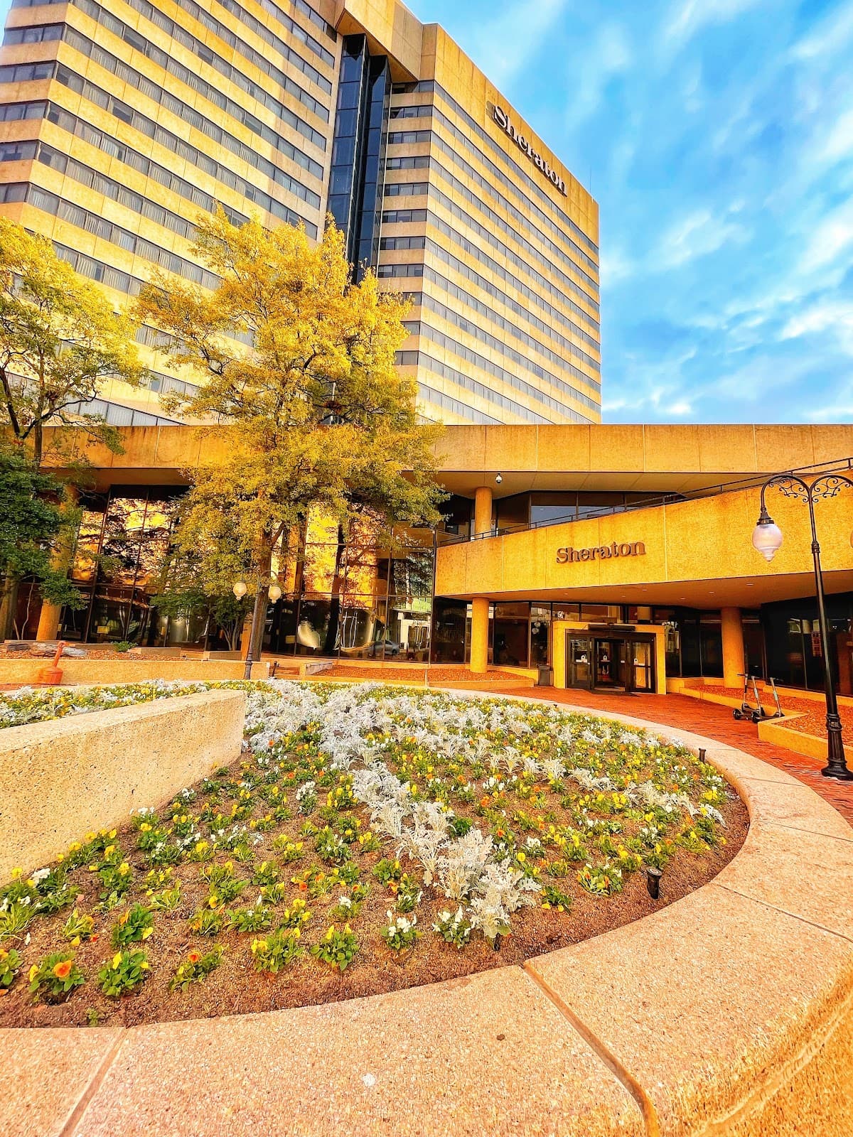 Sheraton Memphis Downtown Hotel