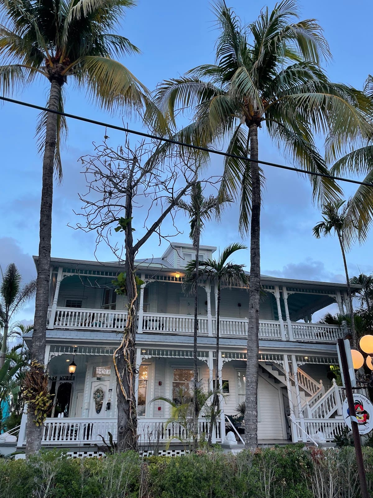 La Mer Hotel & Dewey House