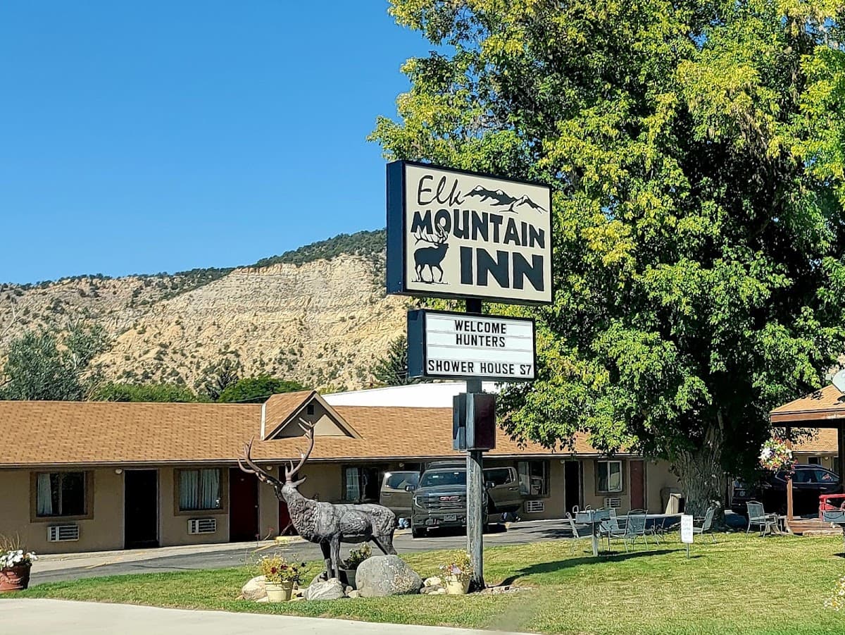 Elk Mountain Inn