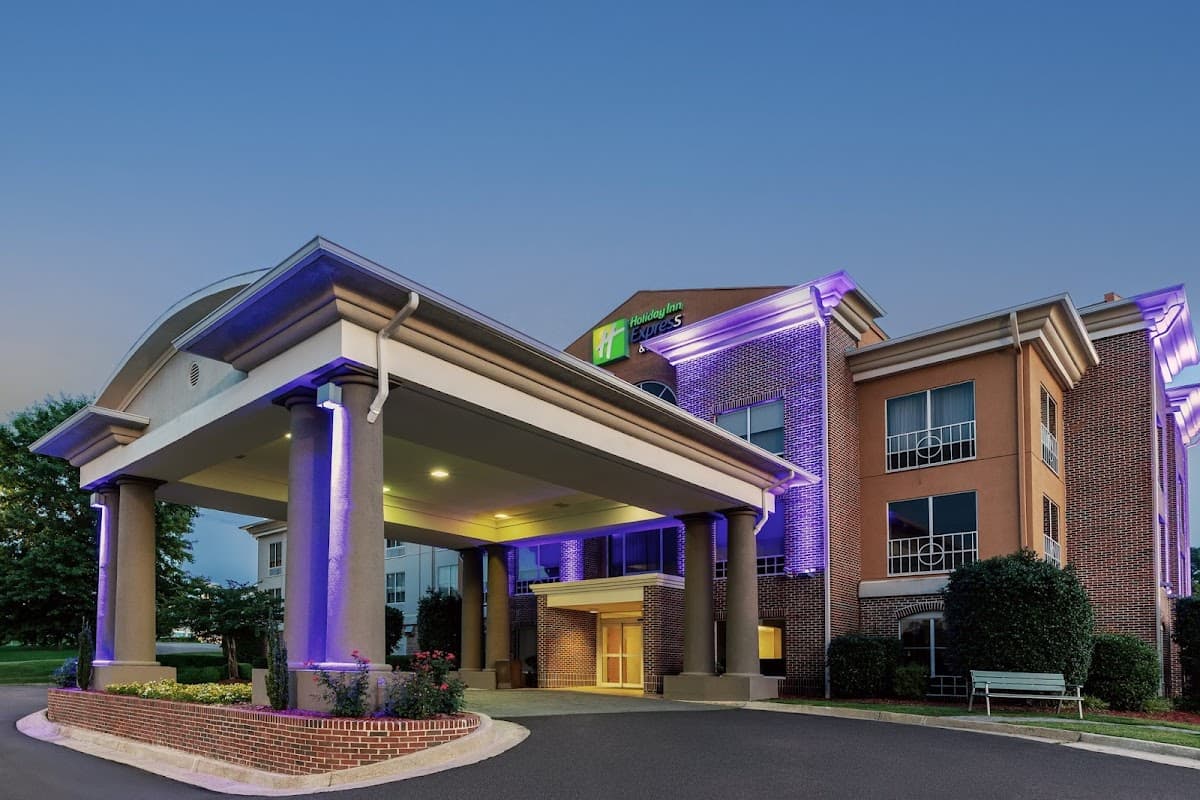 Holiday Inn Express & Suites Vicksburg by IHG