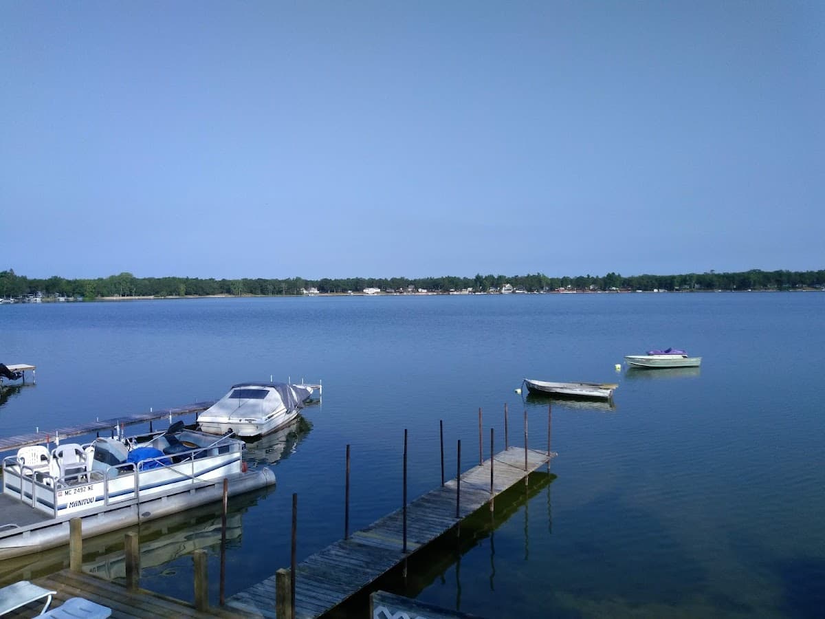 Sand Lake Inn Waterfront Resort