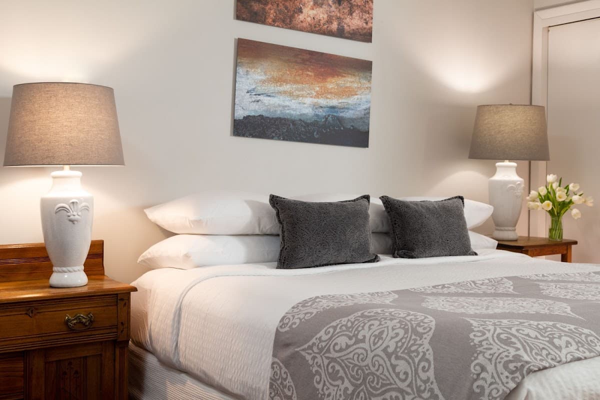 The Woodstock Inn on the Millstream