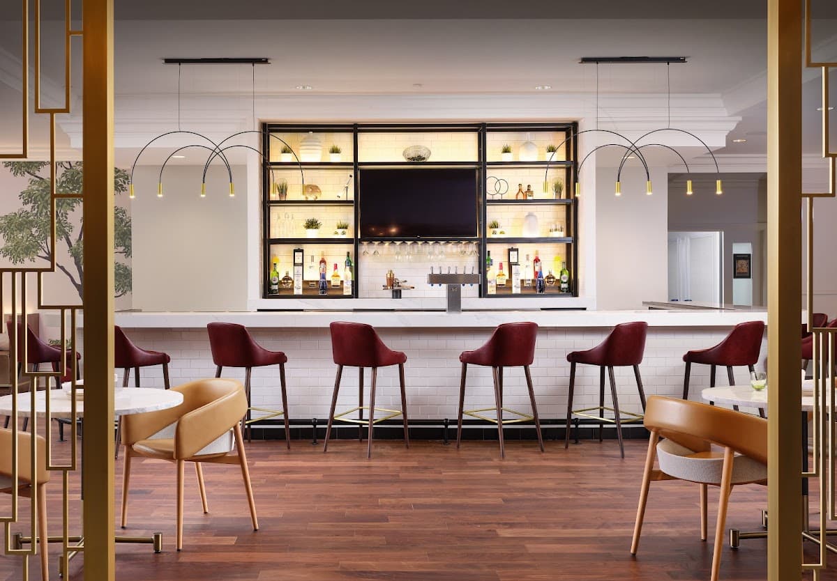 Lea Restaurant & Bar