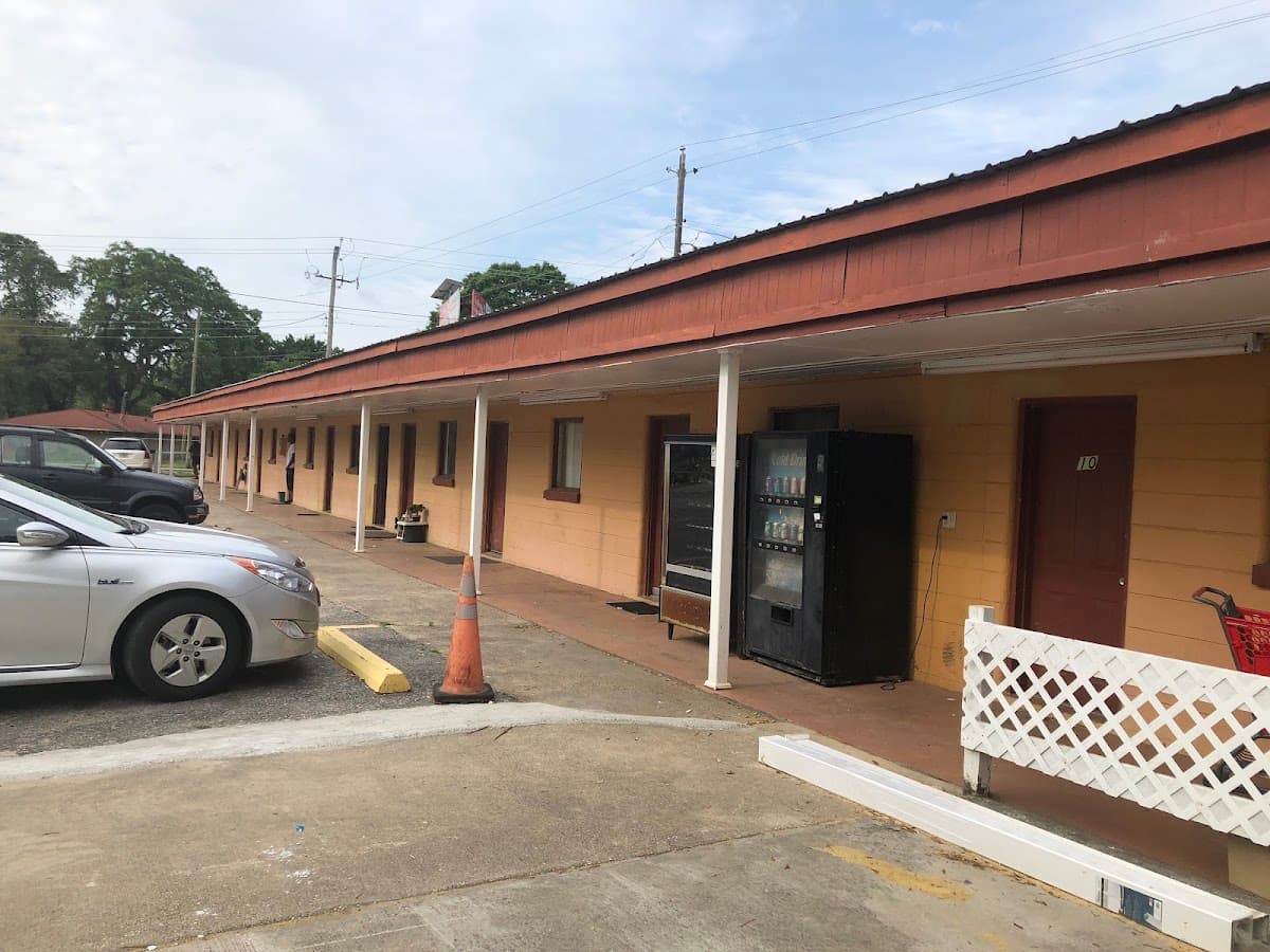 Royal Arms Motel