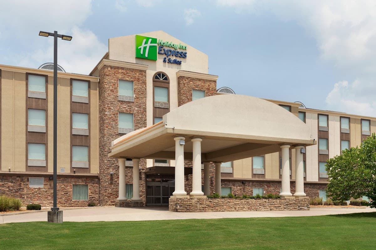 Holiday Inn Express & Suites Searcy by IHG