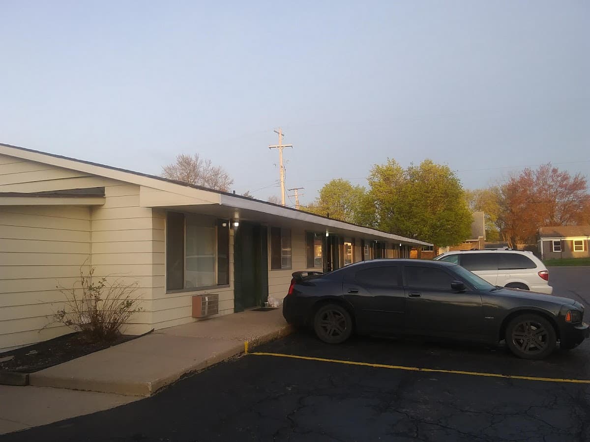 Village Inn Motel Holt
