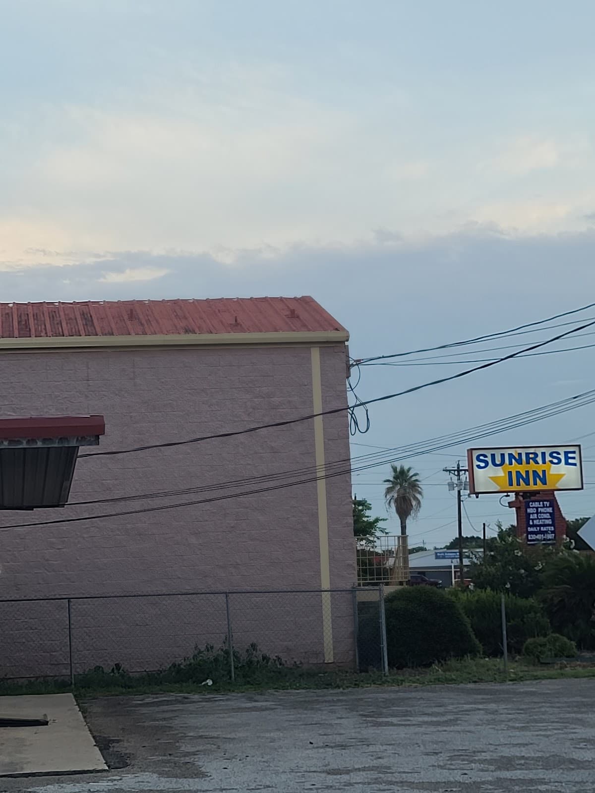 Sunrise Inn