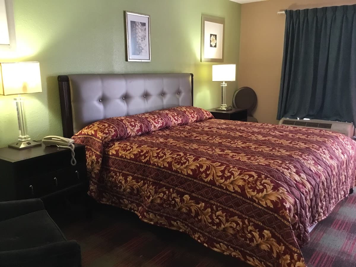 New Valdosta Inn & Suites