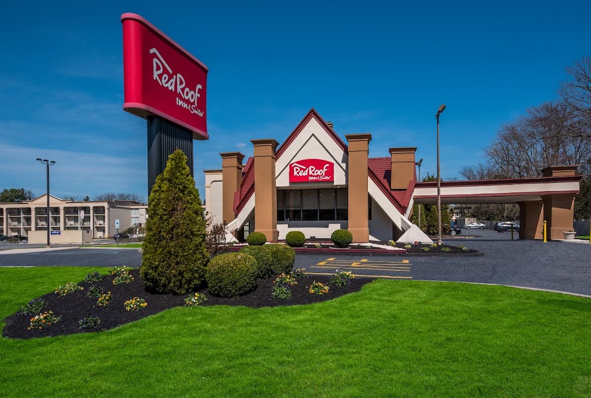 Red Roof Inn & Suites Newark - University