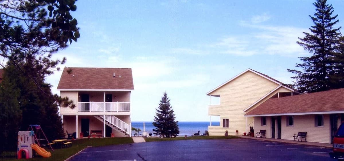 Beachcomber of Mackinaw