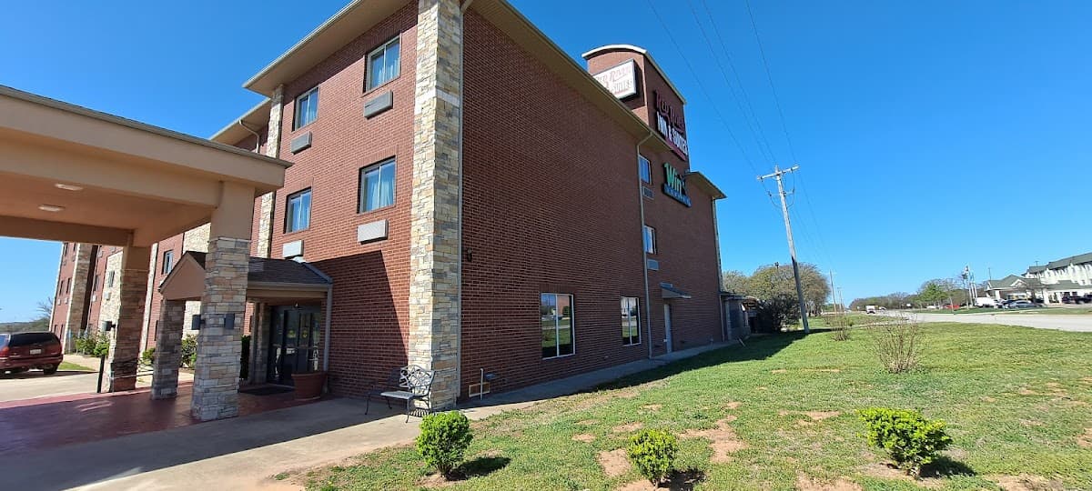 Red River Inn and Suites