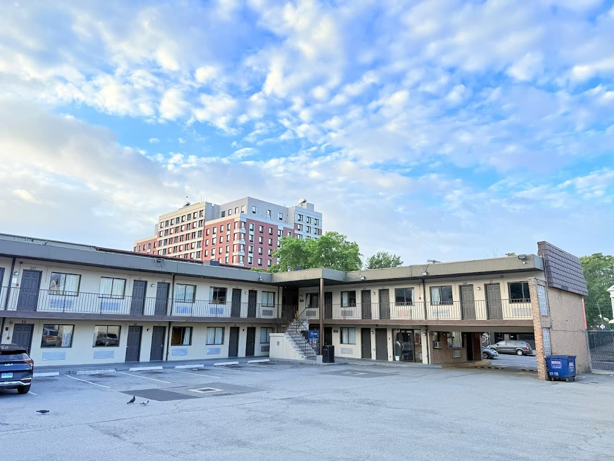 Metro Hotel